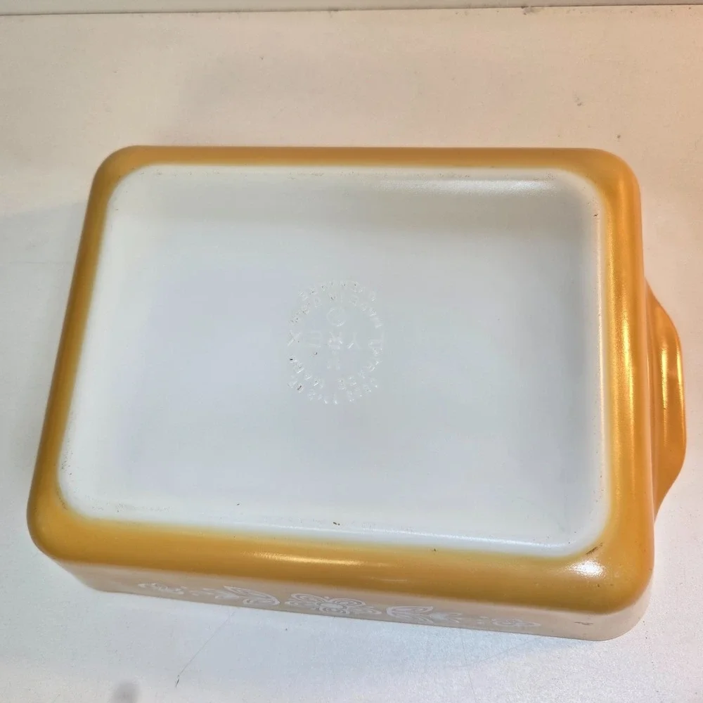Pyrex Ovenware 1.5 QT Baking Casserole Dish 0503 Yellow w/ Flowers Butterflies